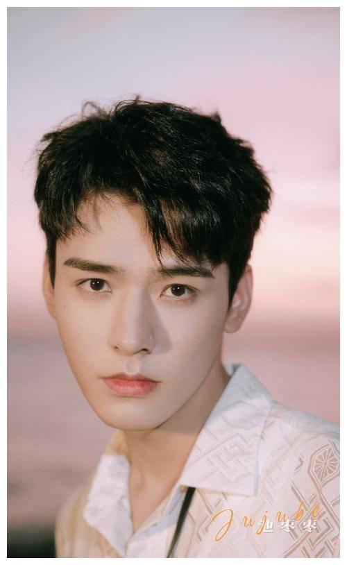 龚俊热巴最新爆料图片,甜蜜互动引网友热议！”